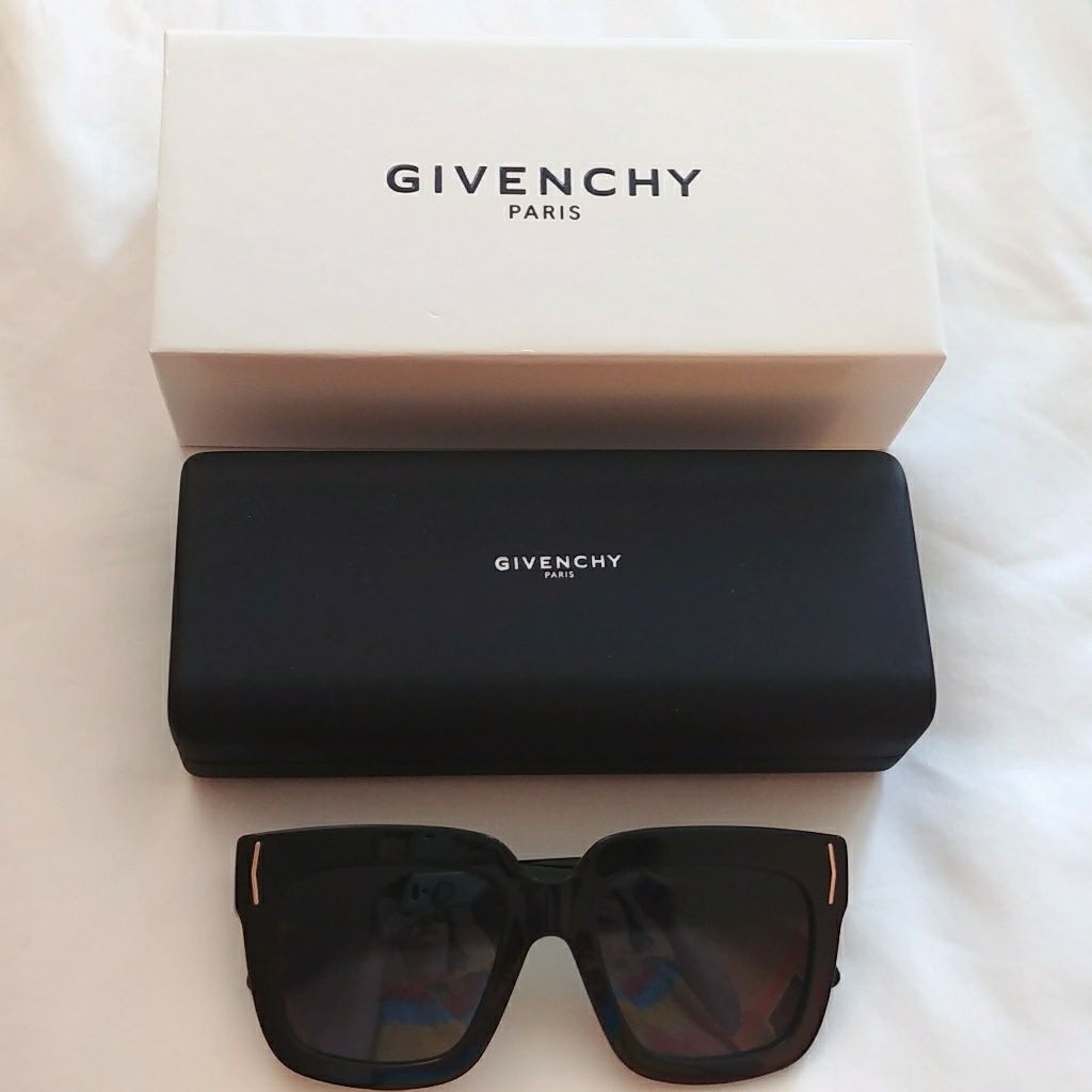Givenchy Gv 7015-S Sunglasses